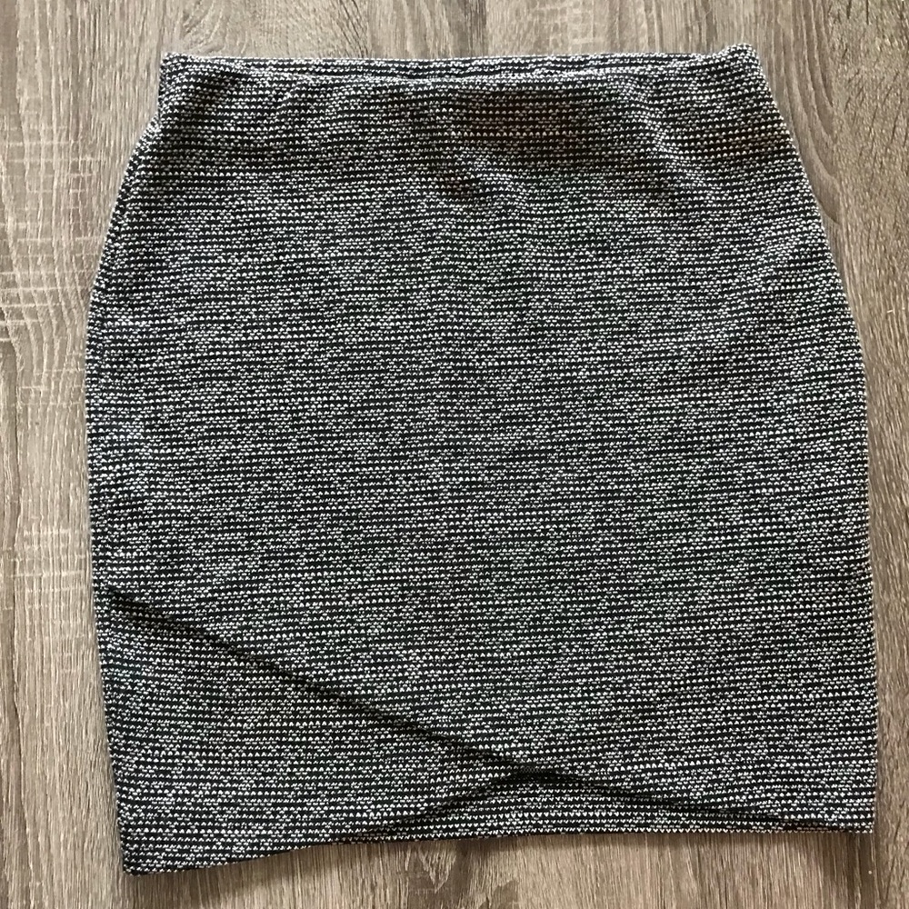 *2 for $15 NWT Forever21 Pencil Skirt